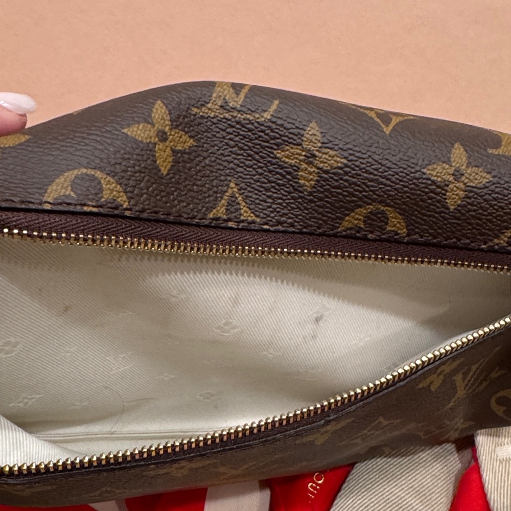 Louis Vuitton Brown High Rise Crossbody Bag - Picture 9 of 17